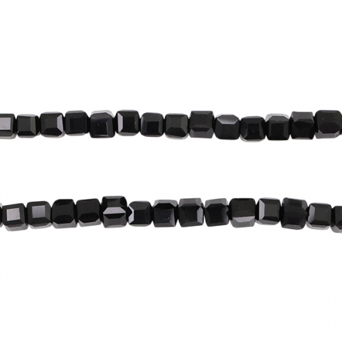 Бусы стекло № 7961 (квадрат) 4х4 мм, 1/2 нити